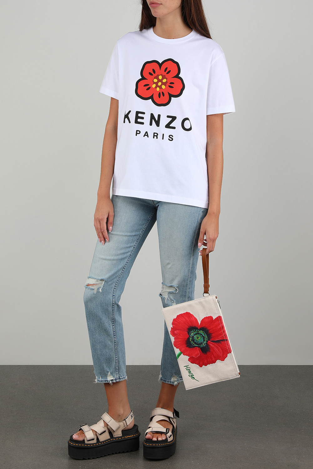 חולצת טי עם הדפס לוגו פרחוני